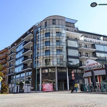 Appartement Tout Equipe Centre Ville Ментона Экстерьер фото